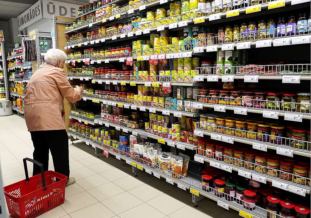 Banku analītiķi Latvijā martā prognozē gada inflācijas samazināšanos līdz 3,4-3,5%.