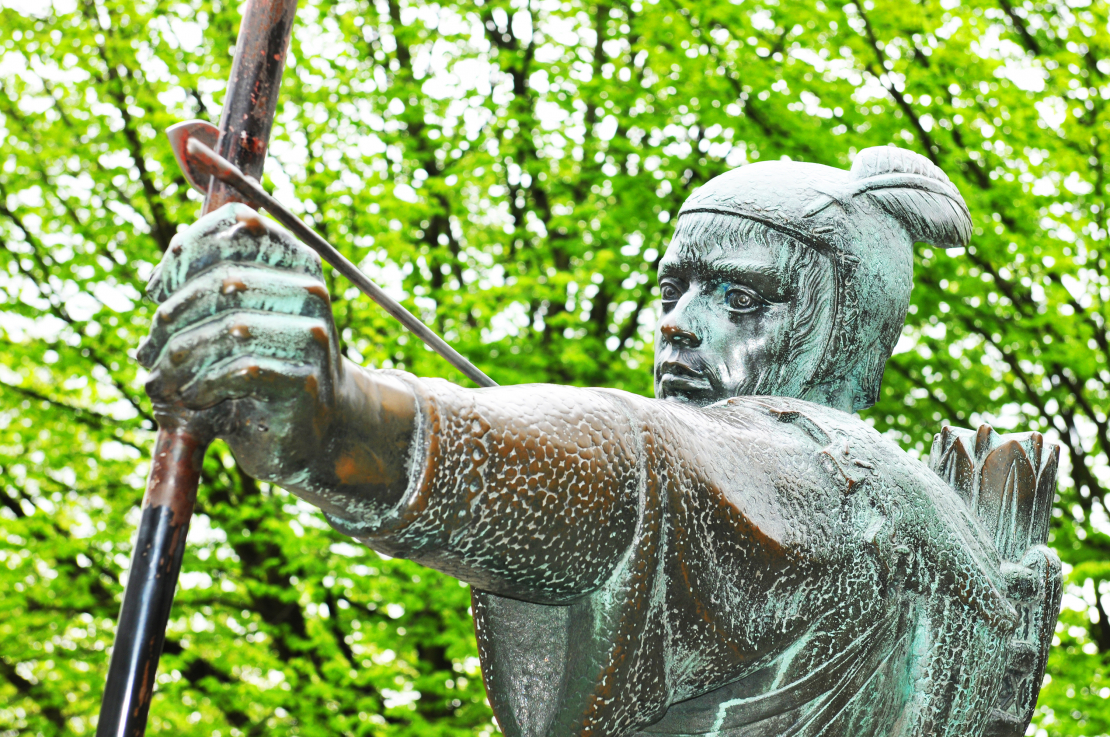 Robina Huda statuja Notingemas pilī.