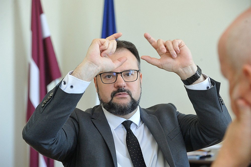 Kaspars Briškens: "Tā lielā problēma ir, ka politisku lēmumu rezultātā, iespējams, pat visu trīs Baltijas valstu mērogā, ir bijusi vienošanās pēc iespējas tālāk atlikt neizbēgamā fakta atzīšanu, ka projektam būs nepieciešams daudzkārt lielāks finansējuma apjoms."