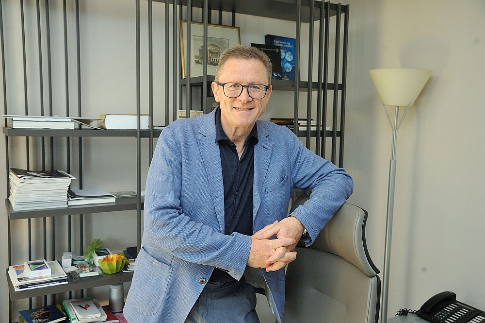 Egils Siliņš: "Tas, ka publikas apmeklētība ir tik liela, pierāda, ka mūsu iestudētās operas un baleti cilvēkus interesē un apmierina mākslinieciskais sniegums."