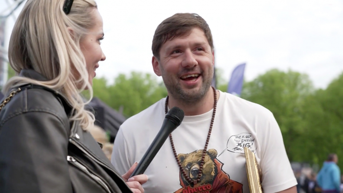 Raimonds Elbakjans, kurš ir plaši pazīstams kā ielu sporta un kultūras entuziasts, dalās domās par to, kādi bija viņa saldie sešpadsmit.