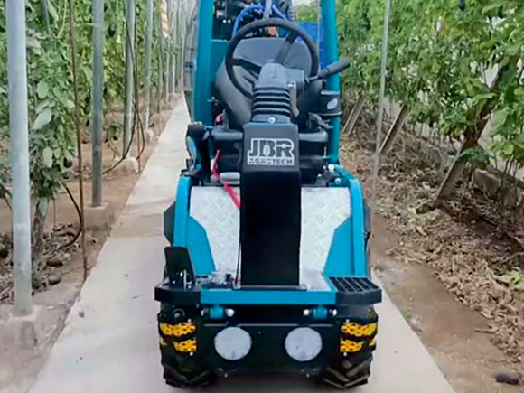 'Agrotech' minitraktors.