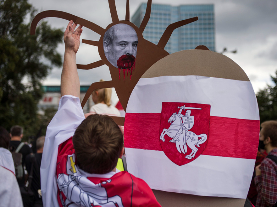 2020. un 2021. gadā Baltkrievijā bija plaši protesti pret negodīgām prezidenta vēlēšanām. Tagad protesti apslāpēti, iedzīvotājiem tiek atņemts arvien vairāk brīvību.