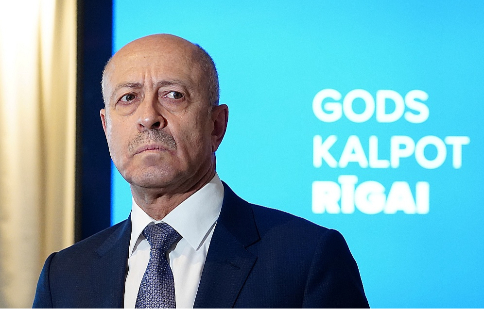 Būtu vismaz koleģiāli piezvanījuši un painformējuši... Oļegu Burovu pārsteigusi "Jaunās Vienotības" rīcība, pārvilinot pie sevis "Gods kalpot Rīgai" Rīgas domes frakcijas deputātu.