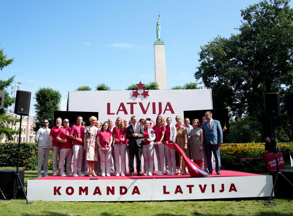 "Komanda Latvija" prezentācijas un XXXIII Vasaras Olimpisko spēļu valsts karognesēju pasākums pie Brīvības pieminekļa 2024. gada 15. jūlijā.