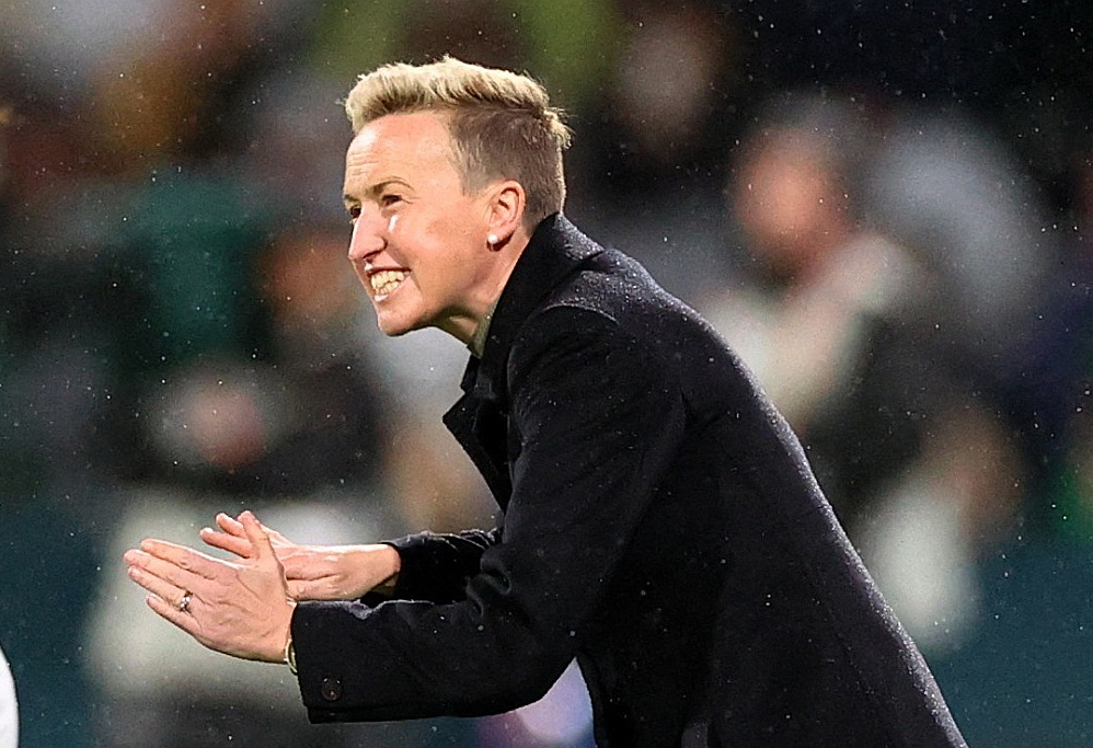 Kanādas futbola izlases galvenā trenere Beverlija Prīstmane uzņēmusies atbildību par viņas padoto neētisku rīcību, kuri spiegoja Jaunzēlandes komandas treniņu.