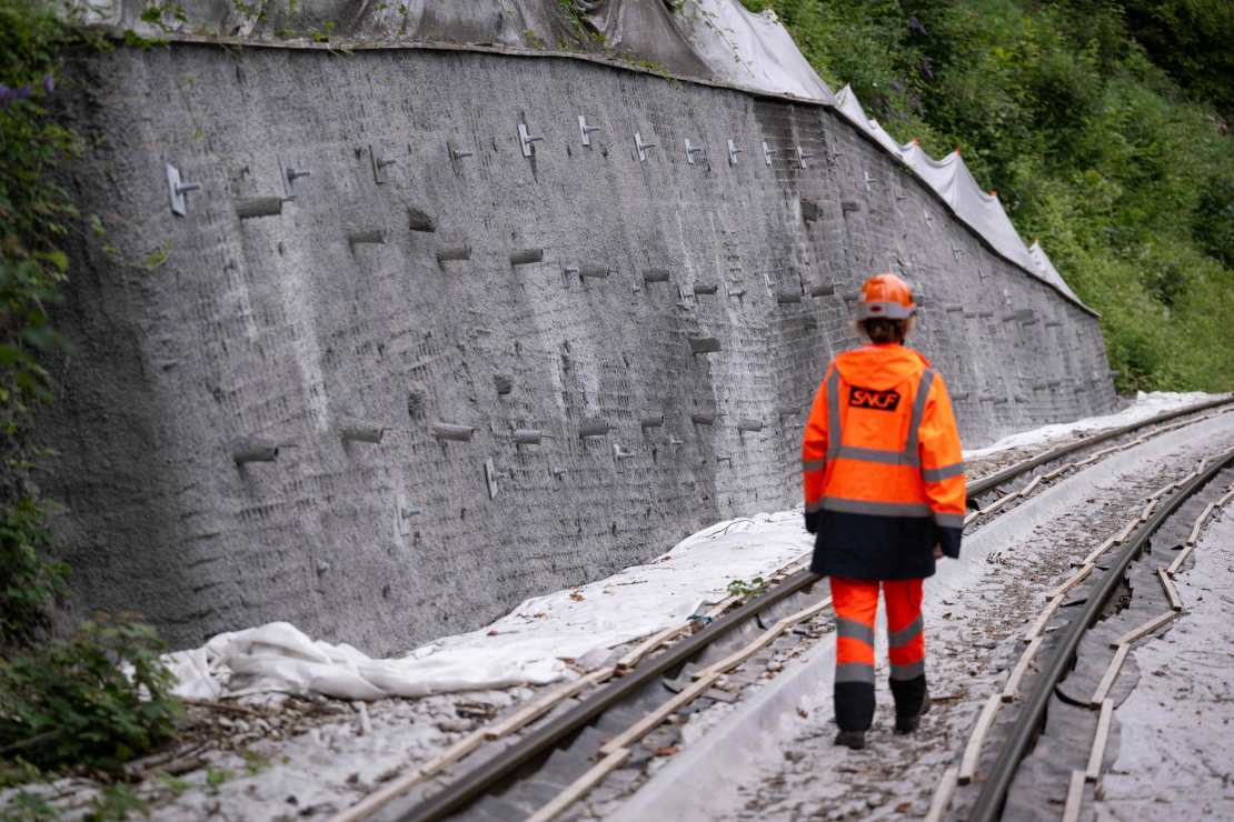 Francijas valsts dzelzceļa uzņēmumā SNCF darbinieks.