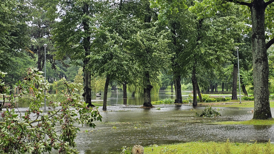 Arkādijas parks. Vētras sekas. Plūdi.