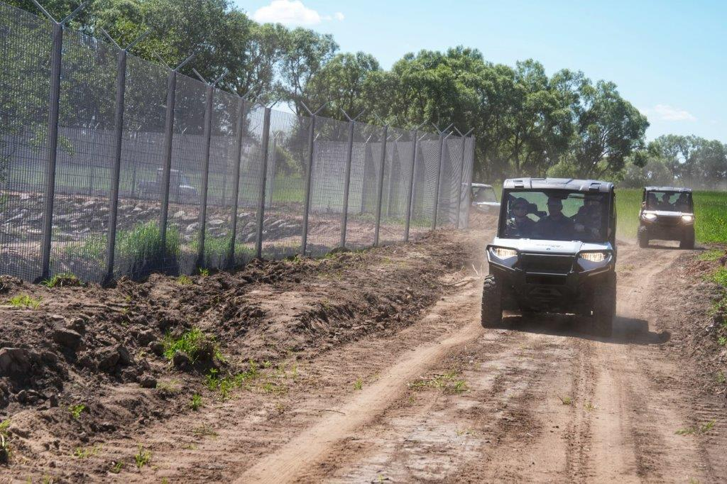 Žogs uz Latvijas-Baltkrievijas robežas.