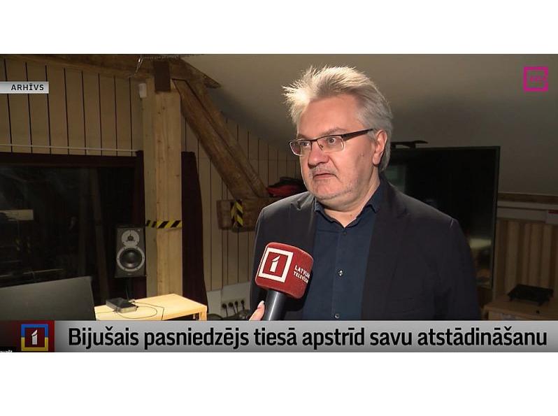 Pēc publiskotajām ziņām par iespējamu seksuālu uzmākšanos Jāzepa Vītola Latvijas Mūzikas akadēmijas studentēm šopavasar tika atstādināti divi pasniedzēji. Viens no tiem ir profesors Rolands Kronlaks, kurš par, viņaprāt, nepamatoto darba uzteikumu vērsās tiesā.