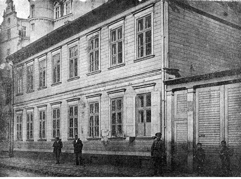 Kara sākumā Rīgā aizturēto Vācijas pilsoņu koncentrēšanas vieta M. Ņevas (Pērses) ielā 11.