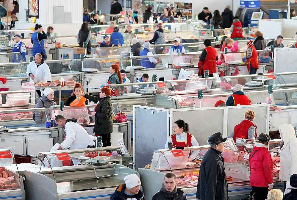 Komarovska tirgus Minskā – lielākais pārtikas tirgus Baltkrievijas galvaspilsētā.