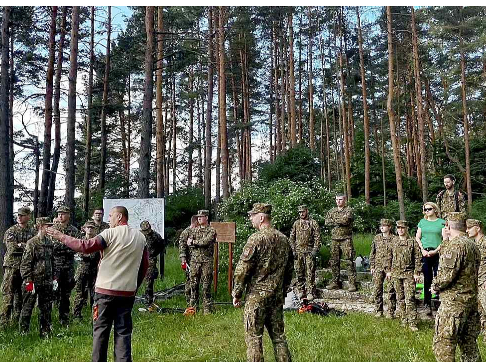 Talkas ar Nacionālo bruņoto spēku Apvienotā štāba personāla un Zemessardzes 1. Rīgas brigādes karavīru līdzdalību Vīķu kroga kaujas apkaimē notiek jau gadiem.