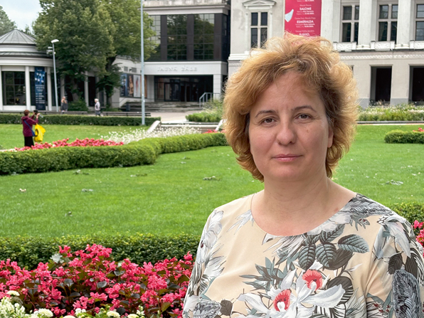 "Ir emocionāli ļoti grūti pārdzīvot, ka audzētāji savā starpā sāk parrunāt dzīvnieku izkaušanu, kuri pēc PVD pārbaudes it kā nepareizi reģistrēti ciltsgrāmatā," atzīst Latvijas Kazkopības biedrības valdes priekšsēdētāja, Latvijas Biozinātņu un tehnoloģiju universitātes doktorante Kristīne Piliena.