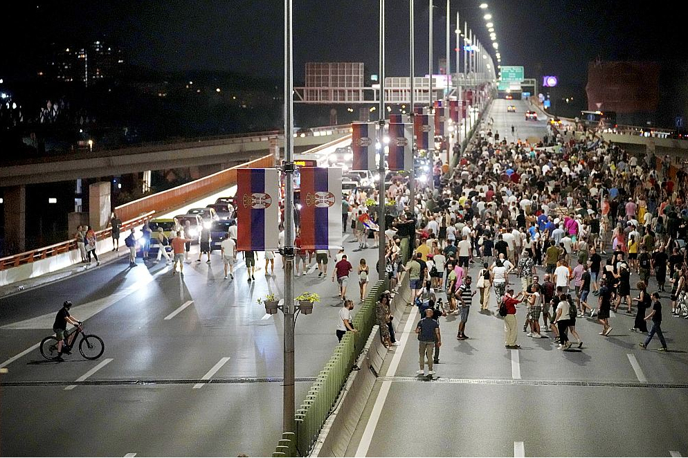 Belgradā sestdien notika protesta akcija pret litija ieguves atjaunošanu Serbijas ziemeļos. Daļa protestētāju iesaistījās arī satiksmes bloķēšanā.