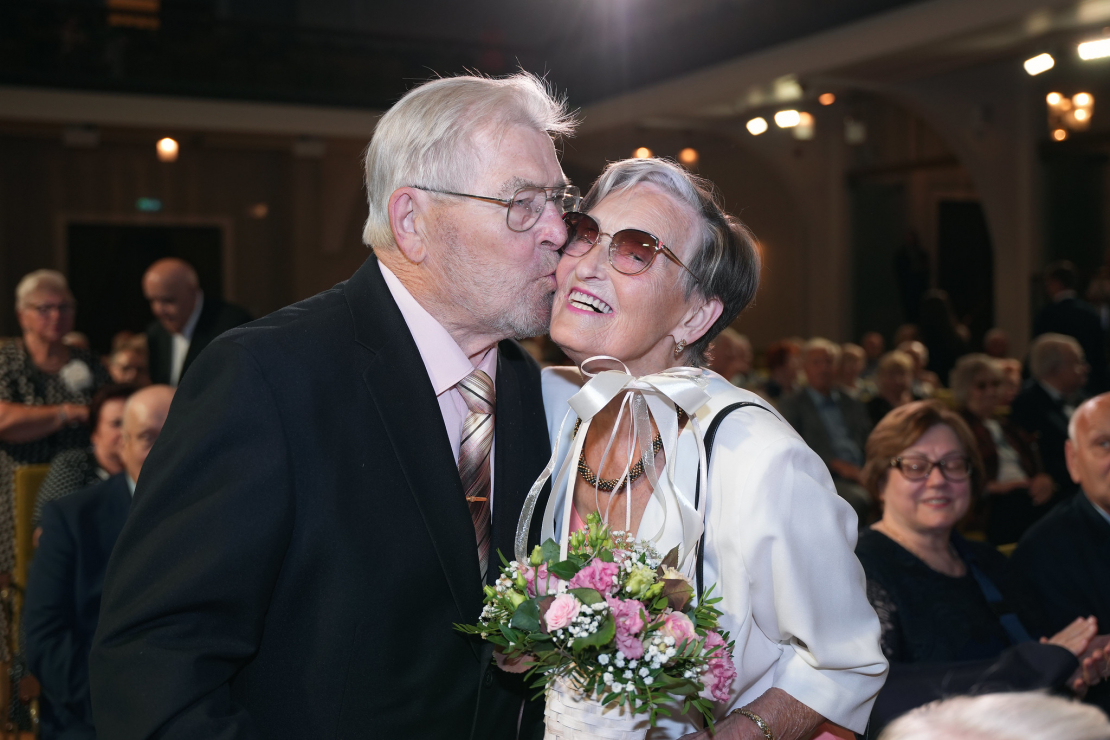 Rīgā sveikti Zelta kāzu jubilāri.