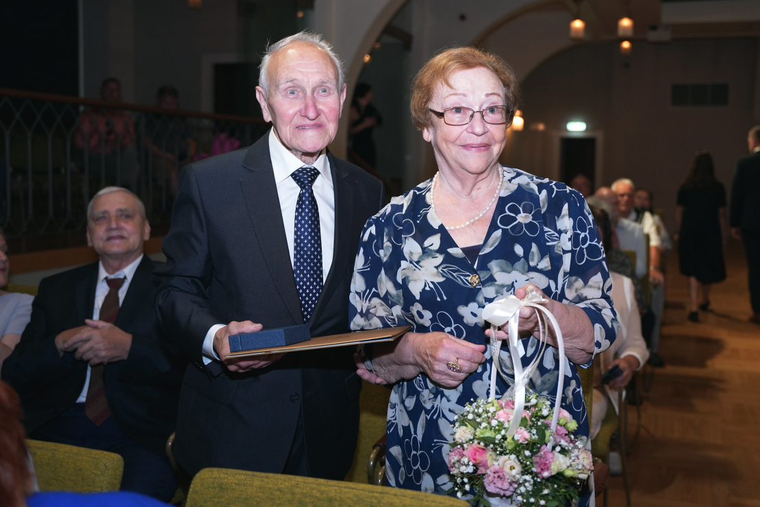 Rīgā sveikti Zelta kāzu jubilāri.
