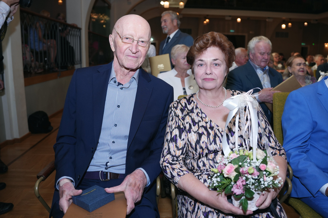 Rīgā sveikti Zelta kāzu jubilāri.