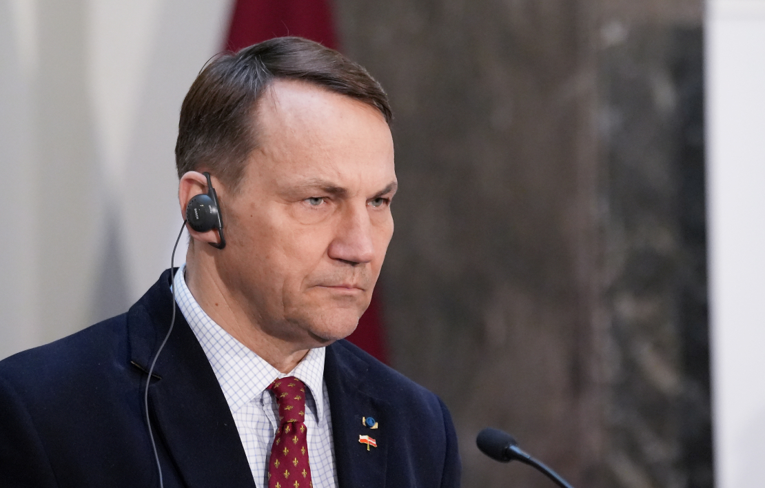 Polijas ārlietu ministrs Radoslavs Sikorskis piedalās preses konferencē pēc tikšanās ar Latvijas ārlietu ministru Ārlietu ministrijā.