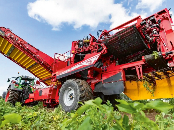 'Grimme' divrindu kartupeļu kombains. 
