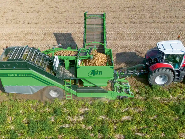 'Spirit 9200i' kartupeļu kombains.