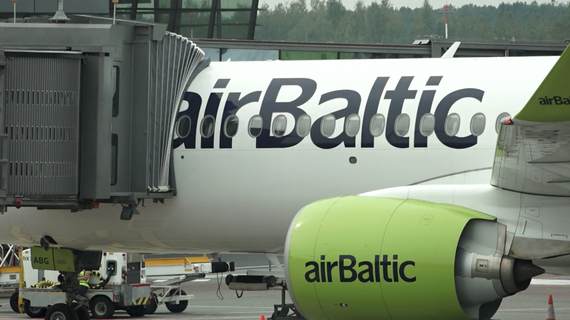 “airBaltic”.