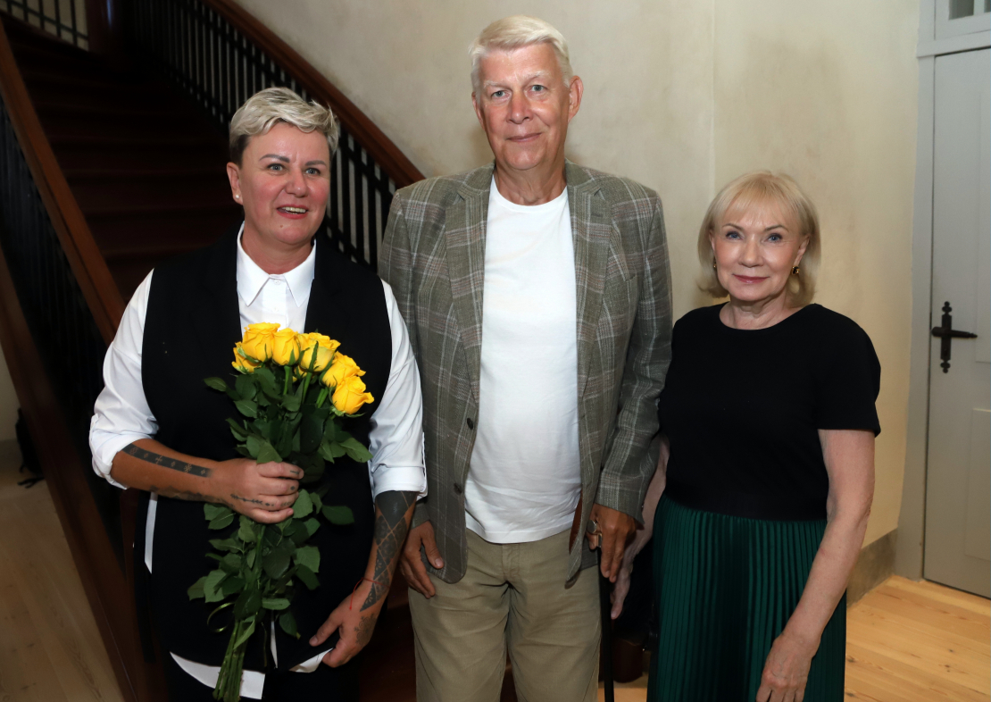 Lindas Mūrnieces jaunās grāmatas "Meitene ar pistoli uz jumta" atvēršana. 