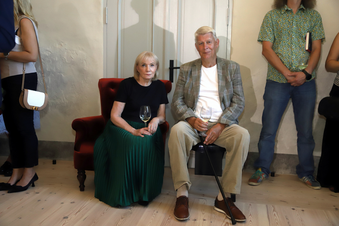 Lindas Mūrnieces jaunās grāmatas "Meitene ar pistoli uz jumta" atvēršana. 