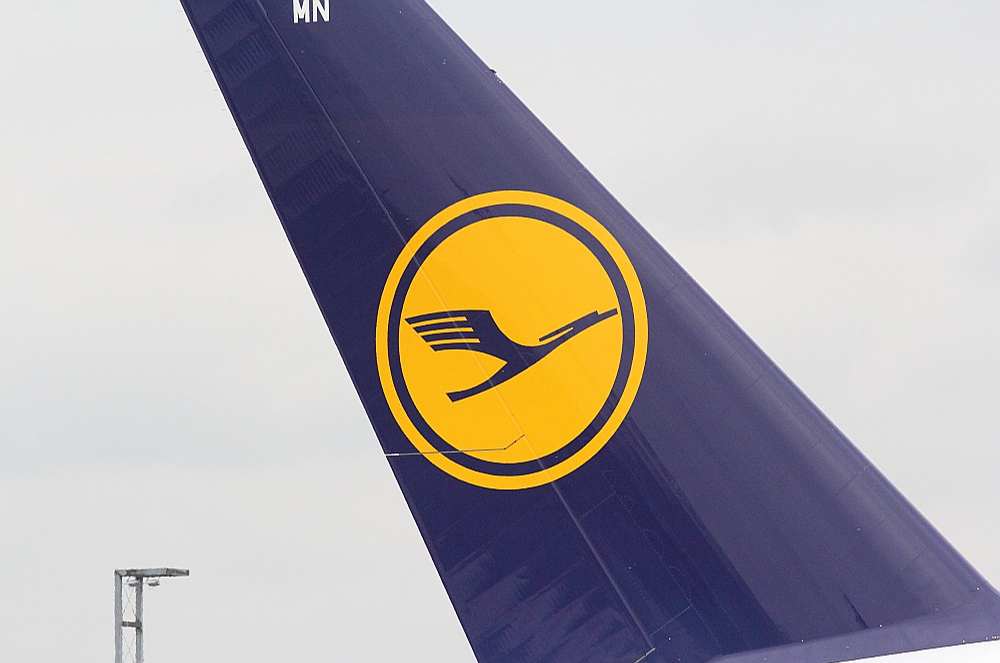 "Lufthansa". 