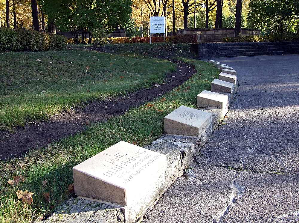 Vācu gaisa spēku izpalīgu apbedījumi Brāļu kapos.