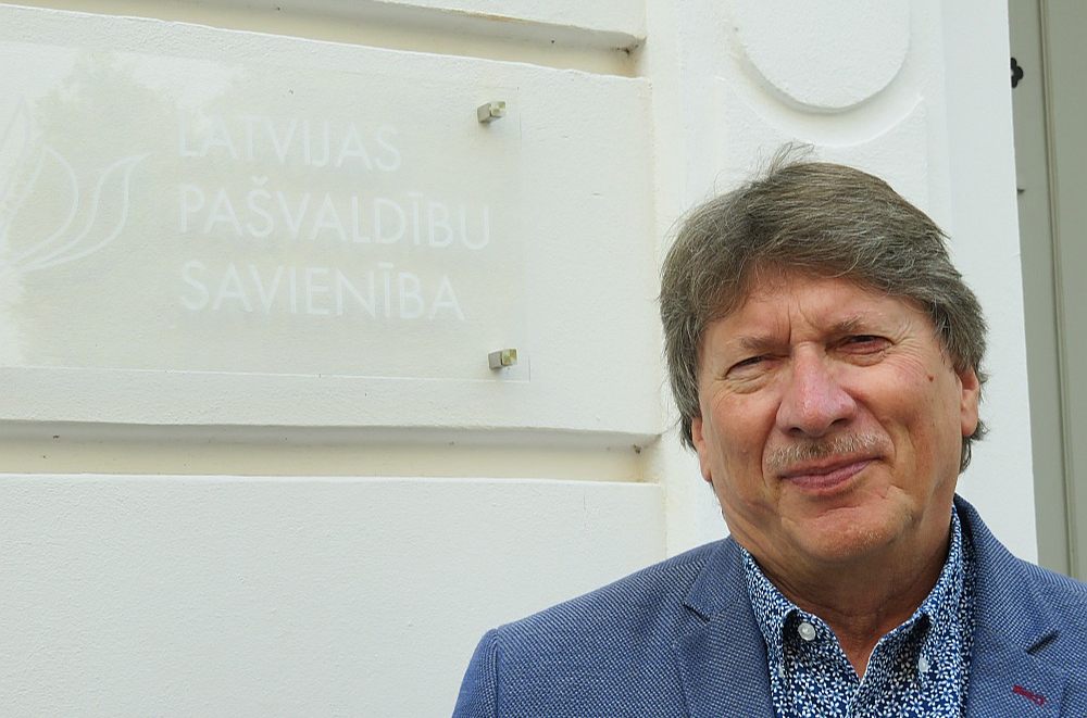 Aino Salmiņš: "Katrai pašvaldībai ir savas iespējas. Vienā pašvaldībā ir vairāk nekā simt policistu, citā – četri. Vienā vietā labas algas un tehnika, citā – minimālas algas, nodrošinājums un darbības."