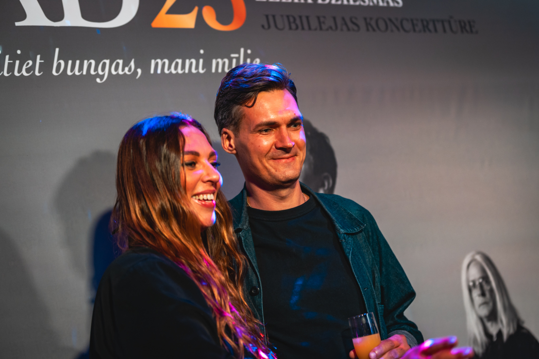 Grupa "Autobuss debesīs" prezentē jauno CD.