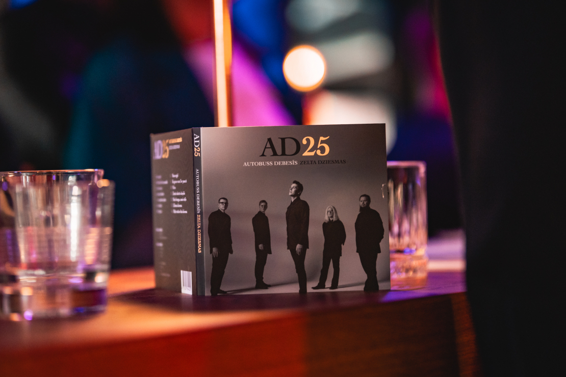Grupa "Autobuss debesīs" prezentē jauno CD.