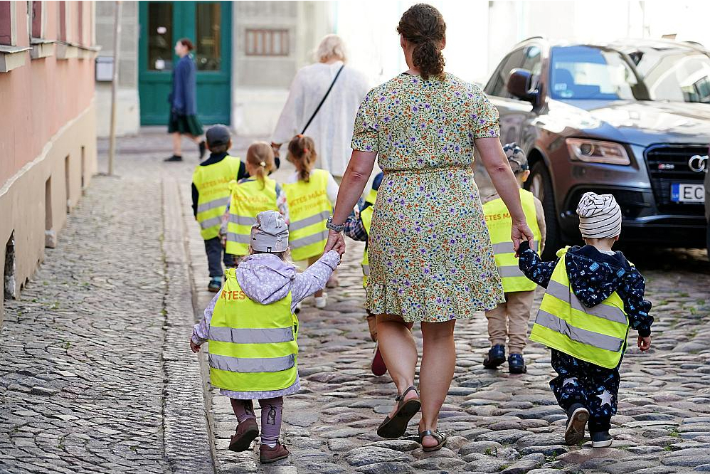 Ziņojums iezīmē ļoti drūmu ainu ģimenēm tāpēc, ka tajā LM apkopotajiem visu ministriju ieteikumiem 2025. gada budžetā nav piešķirts neviens eiro cents! Tas diemžēl ir tikai skaists dokuments, kuram nav ne svara, ne ietekmes.