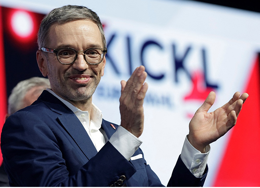 Austrijas Brīvības partijas vadītājs Herberts Kikls šā gada 7. septembrī vēlēšanu kampaņas mītiņā Grācā.