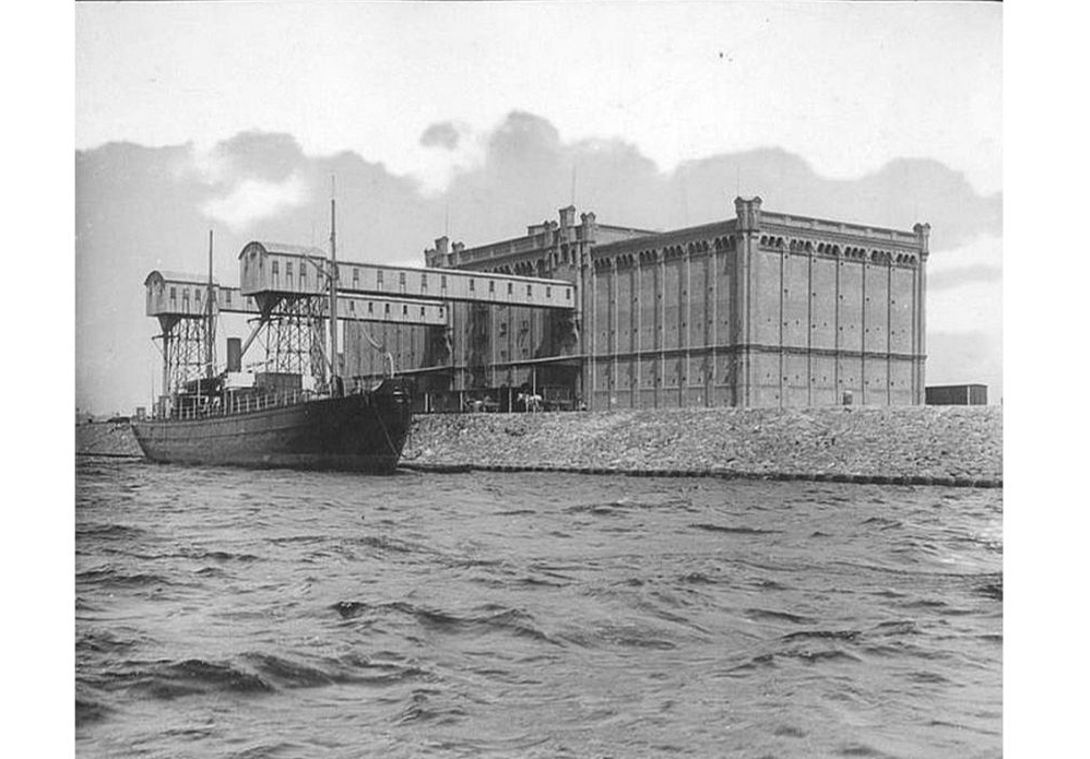 Rīgas elevators 20. gs. sākumā.
