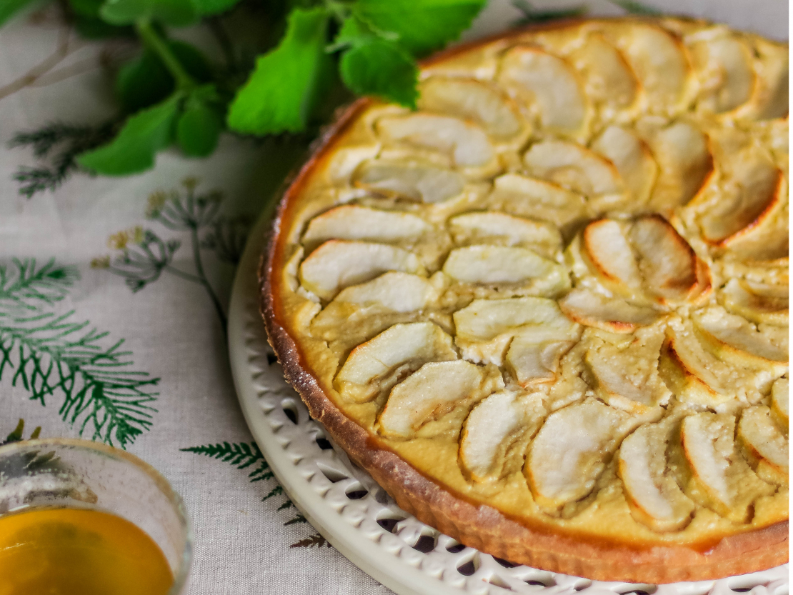 Biezpiena un ābolu tarte.