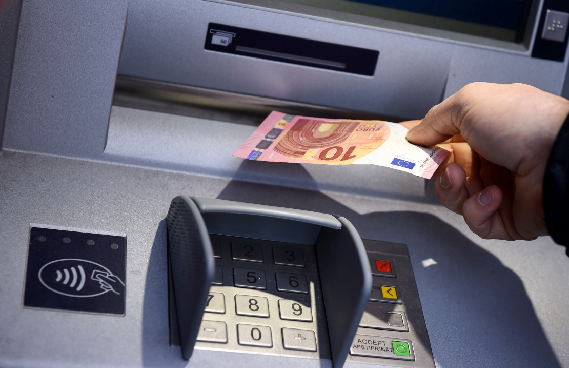 Bankomāts.