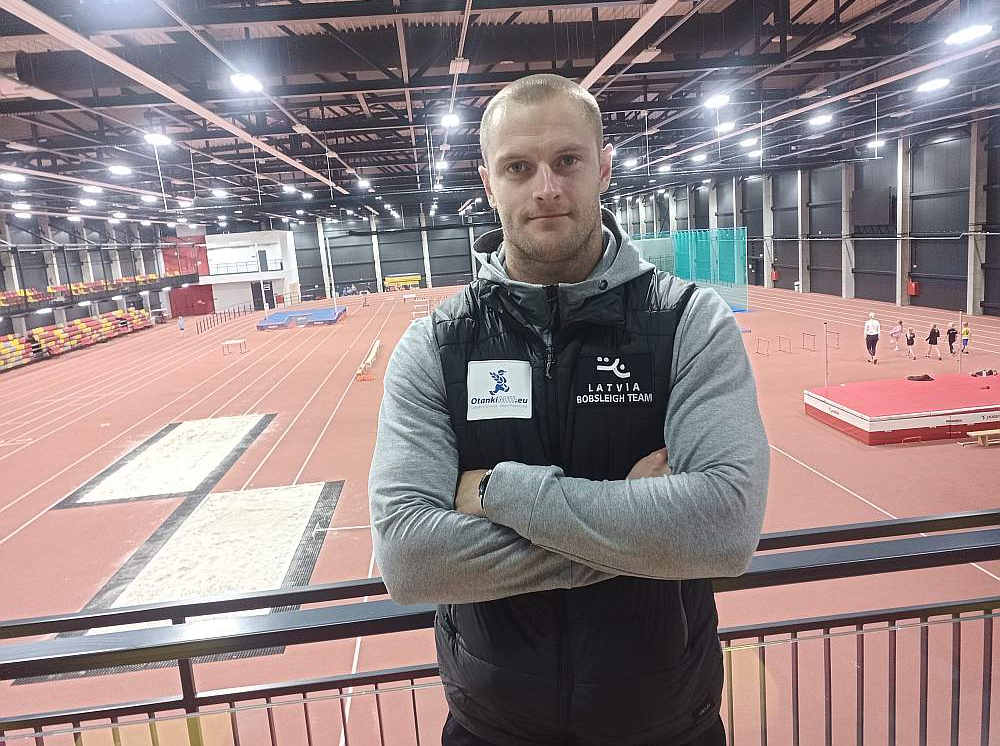 Matīss Miknis un citi bobslejisti gaida oktobra beigas, kad varēs sākt ledus treniņus Siguldas trasē.