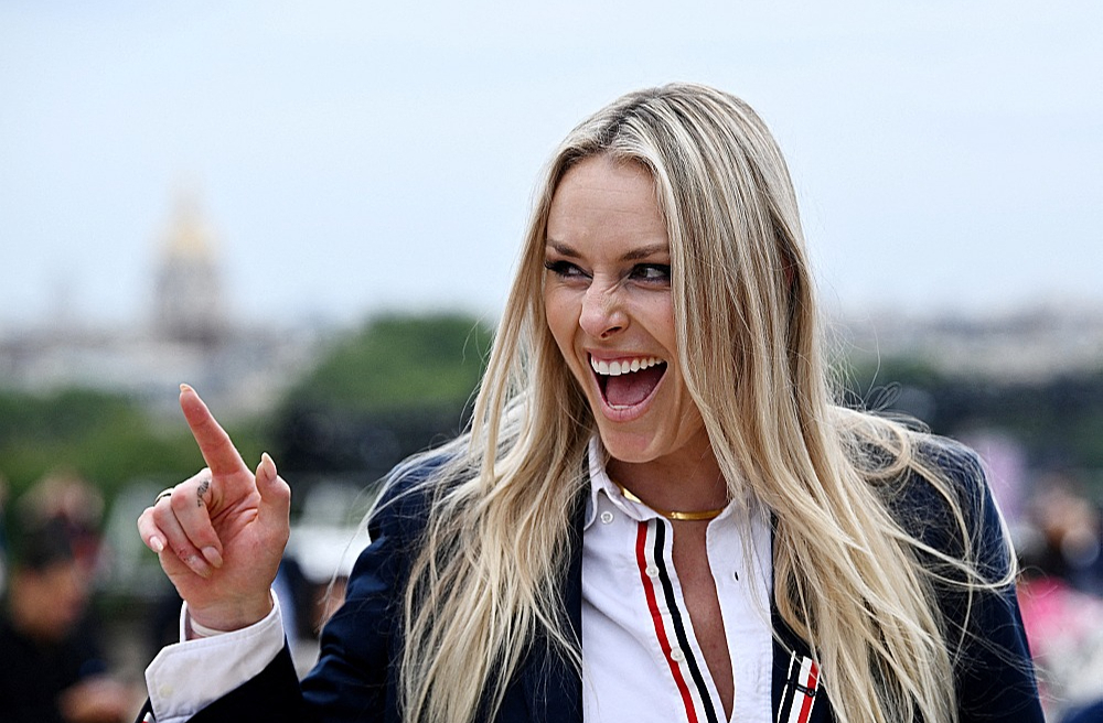 Kalnu slēpošanas leģenda Lindsija Vona šogad jūlijā piedalījās Parīzes olimpisko spēļu atklāšanas ceremonijā. Nu runā, ka viņa varētu atgriezties kalnu slēpošanas sacensību apritē.