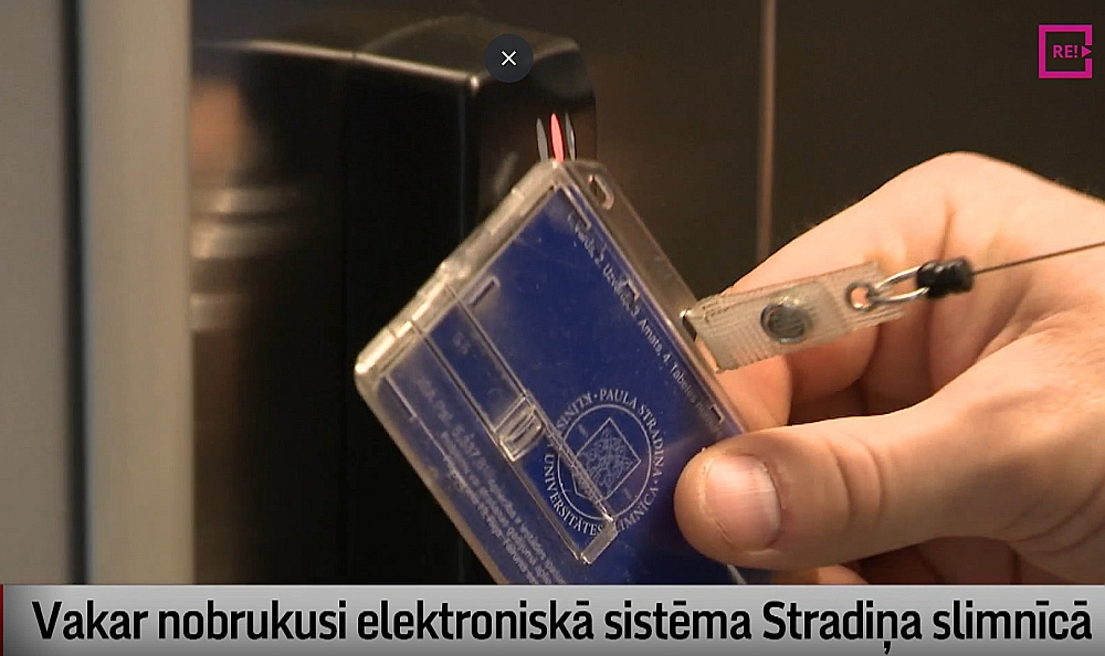 Paula Stradiņa Klīniskajā universitātes slimnīcā trešdien 45 minūtes nedarbojās elektroniskās piekļuves sistēma, kas slimnīcas darbiniekiem ar elektroniskajām kartēm ļauj atvērt dažādu telpu durvis.