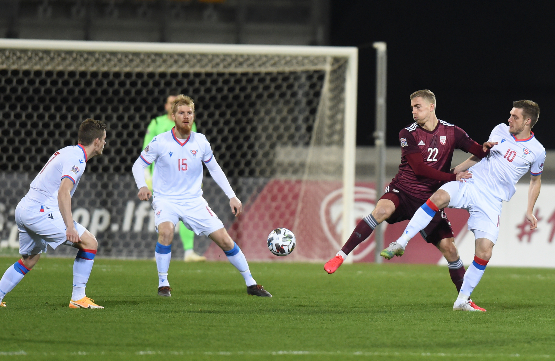 UEFA Nāciju līgas spēle futbolā starp Latvijas un Fēru salu komandām.
