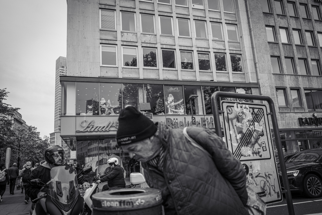 Frankfurtes ielas, galerijas, arhitektūra. Grāmatu tirgus. Vācija. 