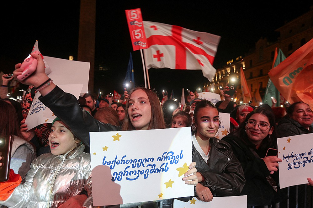 Eiropas Savienības atbalstītāju mītiņš 20. oktobrī Tbilisi.