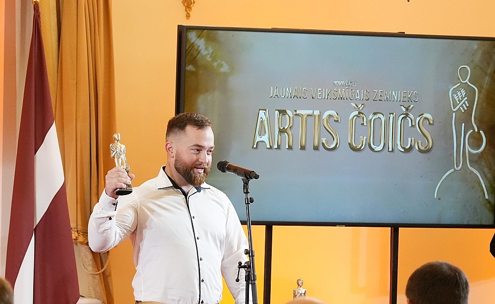 "Ja būs daudz uzņēmīgu cilvēku, tad laukiem būs nākotne!" saka "Sējēja" balvas saņēmējs Artis Čoičs.