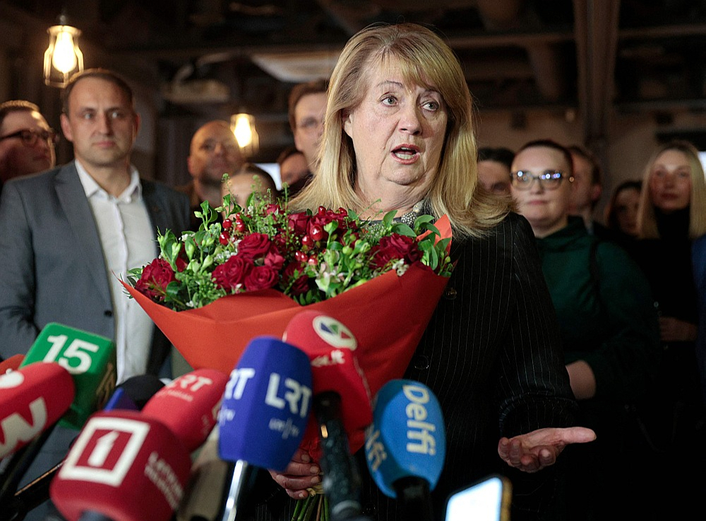 Lietuvas sociāldemokrātu vadītāja Vilija Blinkevičūte vēlēšanu naktī nevēlējās apstiprināt, vai vadīs jauno valdību.