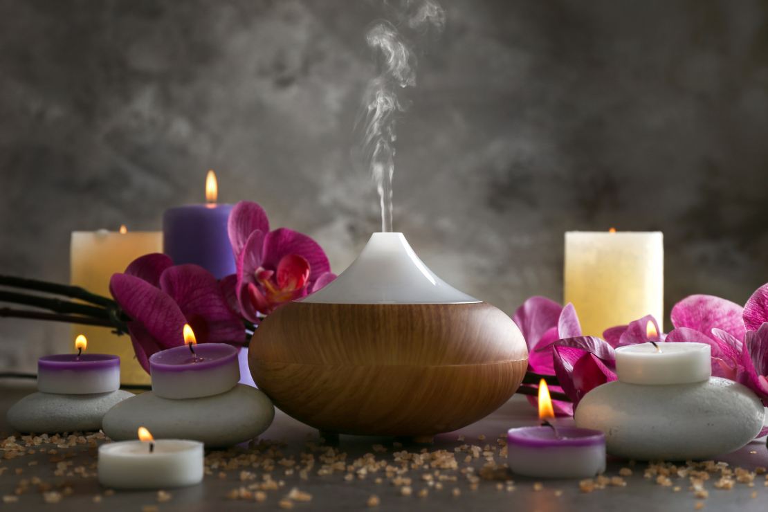 Ēteriskās eļļas vari pilināt difūzerī vai uz aromakmens.