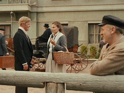 Kadrs no režisora Māra Martinsona filmas "Zeme, kas dzied".