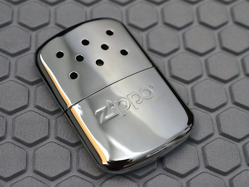 "Zippo" roku sildītājs.