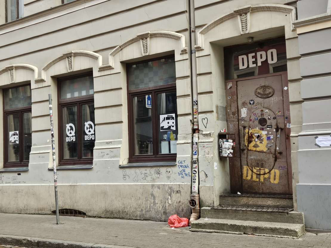 "Depo".